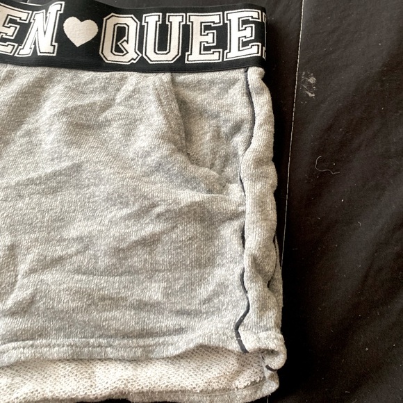 Shorts - Picture 2 of 3